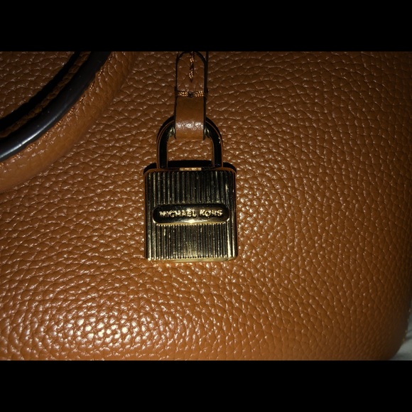 Michael Kors Medium Satchel Crossbody - Picture 3 of 7